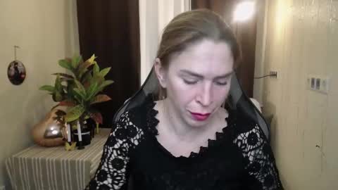 Snapshot of tessadaybreak chatting on February 2025 03:15:02 PM tessadaybreak online show from February 2025 03:15:02 PM