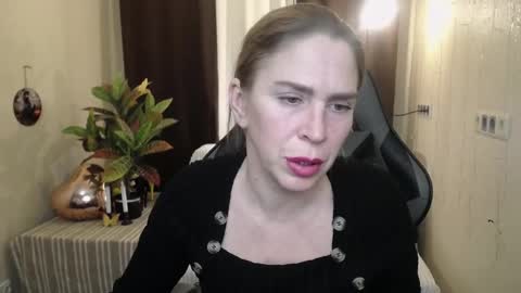 Snapshot of tessadaybreak chatting on February 2025 06:31:01 PM tessadaybreak online show from February 2025 06:31:01 PM