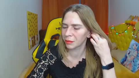 Snapshot of tessadaybreak chatting on March 2025 02:34:02 PM tessadaybreak online show from March 2025 02:34:02 PM