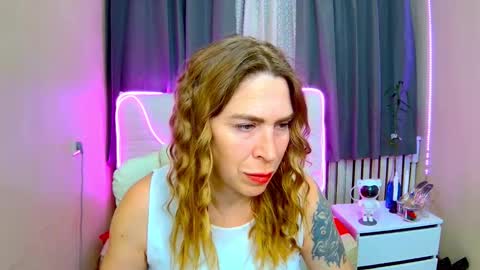 Snapshot of tessadaybreak chatting on September 2025 07:19:01 AM tessadaybreak online show from September 2025 07:19:01 AM