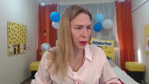 Snapshot of tessadaybreak chatting on September 2025 06:39:02 AM tessadaybreak online show from September 2025 06:39:02 AM