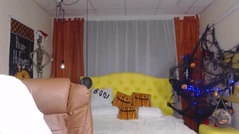 Snapshot of tessadaybreak chatting on October 2025 06:25:02 AM tessadaybreak online show from October 2025 06:25:02 AM