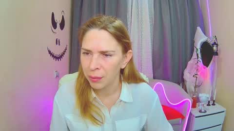 Snapshot of tessadaybreak chatting on November 2025 07:20:01 AM tessadaybreak online show from November 2025 07:20:01 AM