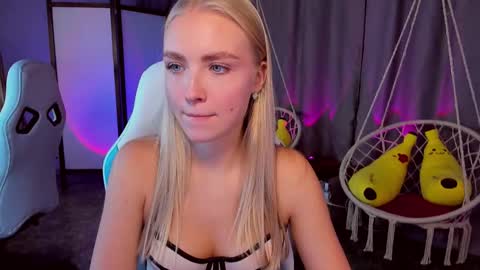 TessaHamilton online show from October 2025 01:23:04 PM