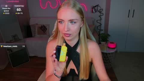 Snapshot of tessahamilton chatting on May 2026 02:58:02 PM TessaHamilton online show from May 2026 02:58:02 PM