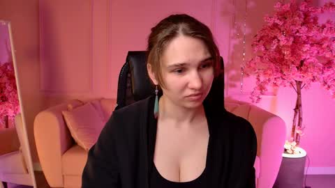 Snapshot of tessamill chatting on May 2026 05:26:01 AM Tessa online show from May 2026 05:26:01 AM
