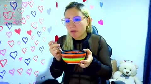 Snapshot of tessawhisnton chatting on March 2026 03:39:02 PM Tessy online show from March 2026 03:39:02 PM