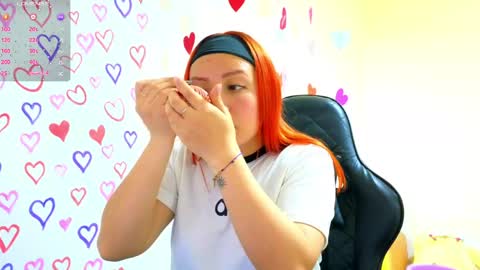 Snapshot of tessawhisnton chatting on April 2026 03:18:02 PM Tessy online show from April 2026 03:18:02 PM