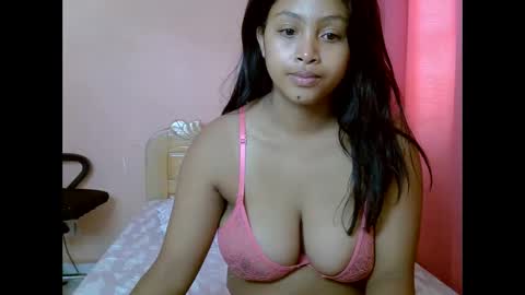 Snapshot of tessmia chatting on February 2026 06:41:02 AM tessmia online show from February 2026 06:41:02 AM