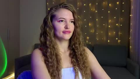 Snapshot of tesssahart chatting on December 2025 02:57:02 PM TessaHart online show from December 2025 02:57:02 PM