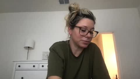 Daphne Summers online show from November 2025 06:43:02 PM