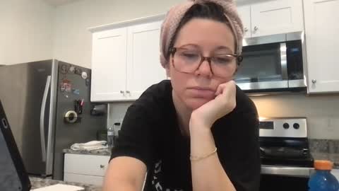 Daphne Summers online show from December 2025 04:02:02 PM