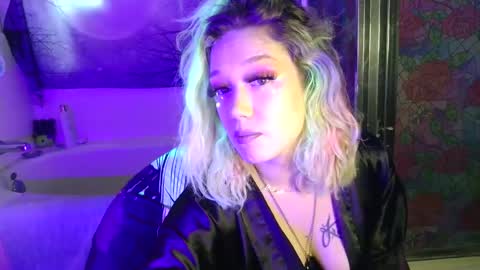 TEXASGIRLLLL online show from May 2026 01:51:01 PM