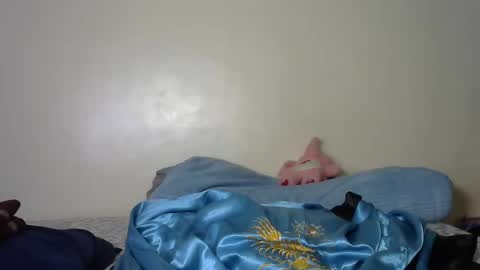 Tyennah online show from November 2025 01:34:02 PM