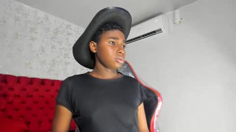 teylor_lovee online show from February 2026 08:57:02 PM