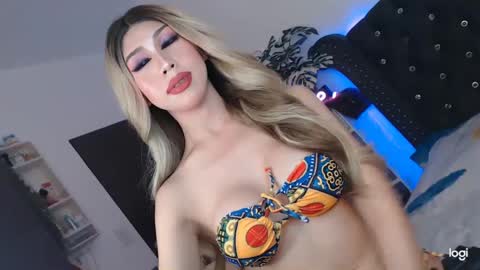 Snapshot of tgirl_adele chatting on January 2025 12:09:01 AM Itsme tgirlAdele online show from January 2025 12:09:01 AM