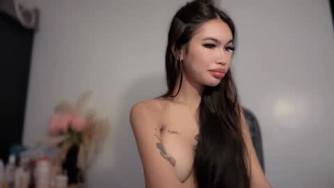 Luna online show from March 2026 01:40:02 AM