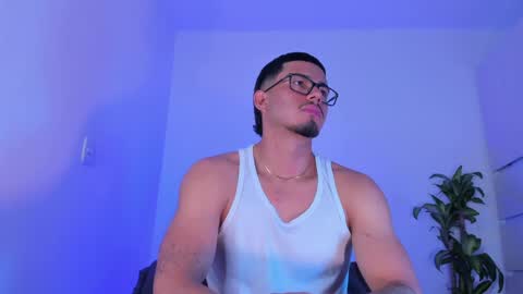 Snapshot of thadeo_king chatting on May 2026 02:06:01 AM thadeo_king online show from May 2026 02:06:01 AM