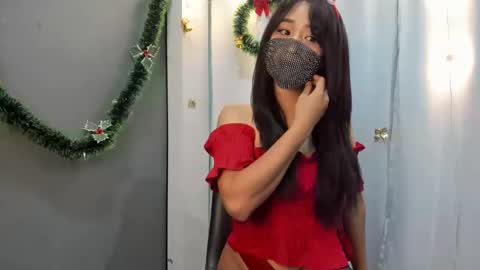 Snapshot of thaidancer chatting on December 2024 01:42:01 AM CJ online show from December 2024 01:42:01 AM