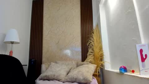 Sweet Thais  online show from January 2026 12:32:02 PM