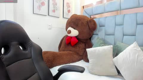 Thalia Nichols online show from May 2026 10:17:01 PM
