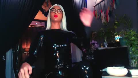 Thalia Saint online show from September 2025 08:17:01 AM