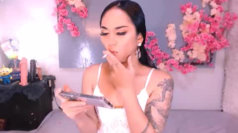 Snapshot of thalia_venture chatting on October 2025 12:14:02 PM Thalia online show from October 2025 12:14:02 PM