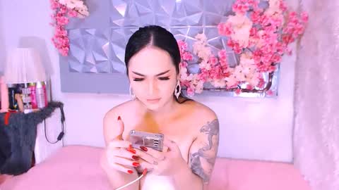 Snapshot of thalia_venture chatting on December 2025 12:46:02 PM Thalia online show from December 2025 12:46:02 PM