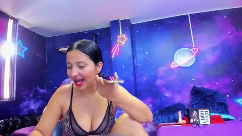 Snapshot of thaliaa_bdsm chatting on October 2025 03:02:02 PM Thalia online show from October 2025 03:02:02 PM