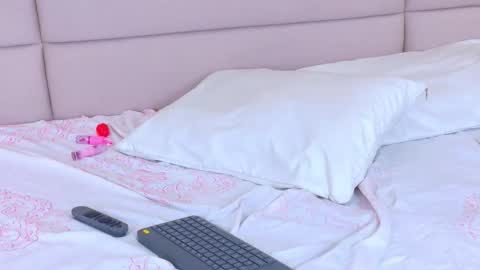 thalianarosse online show from March 2026 03:56:01 PM