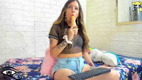 Thalia   online show from October 2025 08:37:02 PM