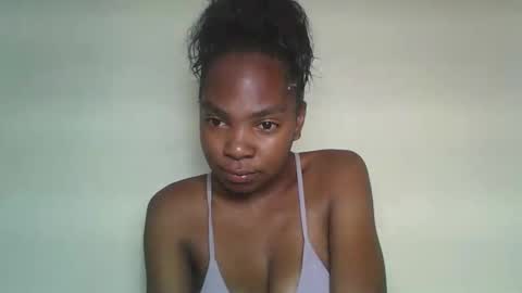 thalyra online show from April 2026 03:28:02 PM