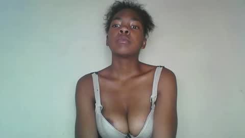 thalyra online show from April 2026 03:31:02 AM