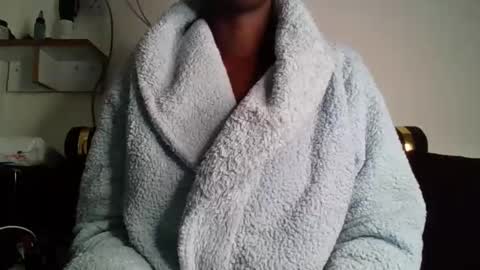 Tessie online show from November 2025 09:00:02 AM