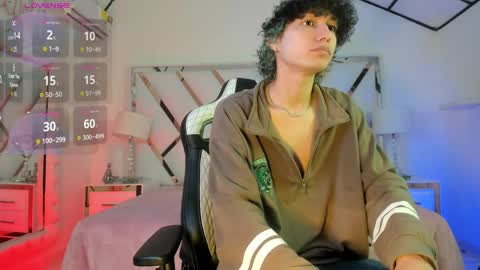 Snapshot of thanier_18 chatting on April 2026 06:49:02 PM thanier_18 online show from April 2026 06:49:02 PM