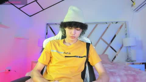 Snapshot of thanier_18 chatting on April 2026 07:36:01 PM thanier_18 online show from April 2026 07:36:01 PM