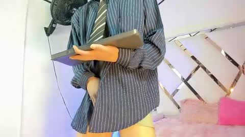 Snapshot of thanier_18 chatting on May 2026 07:34:02 PM thanier_18 online show from May 2026 07:34:02 PM