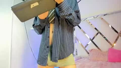 Snapshot of thanier_18 chatting on May 2026 07:56:02 PM thanier_18 online show from May 2026 07:56:02 PM