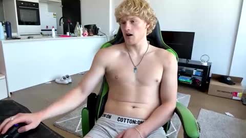 liammlust online show from February 2026 02:48:01 AM