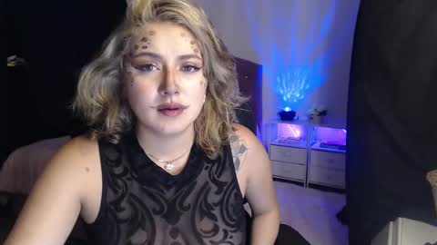   online show from October 2025 04:43:01 AM