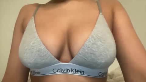 Melanie online show from December 2025 12:54:01 PM