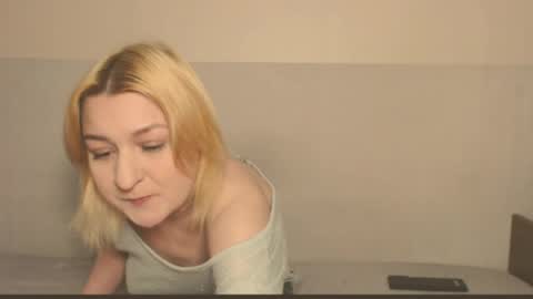 Snapshot of the_basic_instinctt chatting on April 2026 10:18:01 PM Eva online show from April 2026 10:18:01 PM