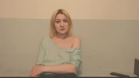 Snapshot of the_basic_instinctt chatting on April 2026 10:25:02 PM Eva online show from April 2026 10:25:02 PM