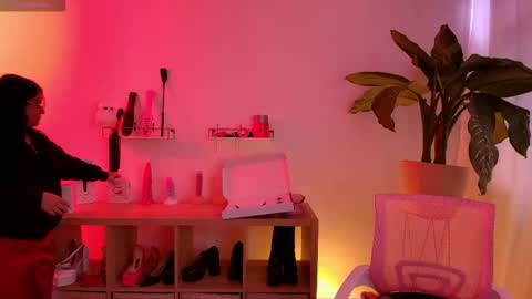 i am Cat  online show from November 2025 06:03:02 PM