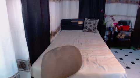 Snapshot of the_girl_nxt_door chatting on January 2025 08:55:02 AM samm online show from January 2025 08:55:02 AM