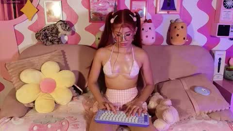 Snapshot of the_girl_with_the_red_hai chatting on November 2025 02:04:02 AM zoe online show from November 2025 02:04:02 AM