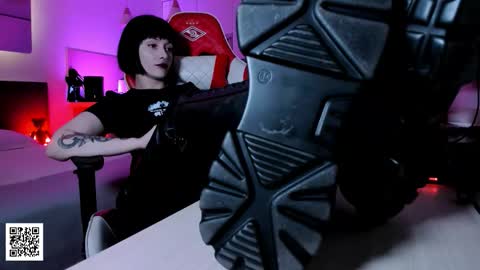 Snapshot of the_inamorata chatting on September 2025 09:14:01 PM Goddess Misha online show from September 2025 09:14:01 PM