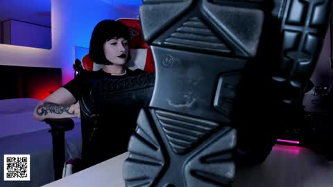 Snapshot of the_inamorata chatting on September 2025 09:28:02 PM Goddess Misha online show from September 2025 09:28:02 PM