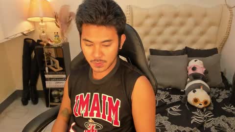 Snapshot of the_killian_jones chatting on November 2025 02:16:01 PM ken online show from November 2025 02:16:01 PM