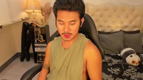 Snapshot of the_killian_jones chatting on November 2025 10:18:01 AM ken online show from November 2025 10:18:01 AM